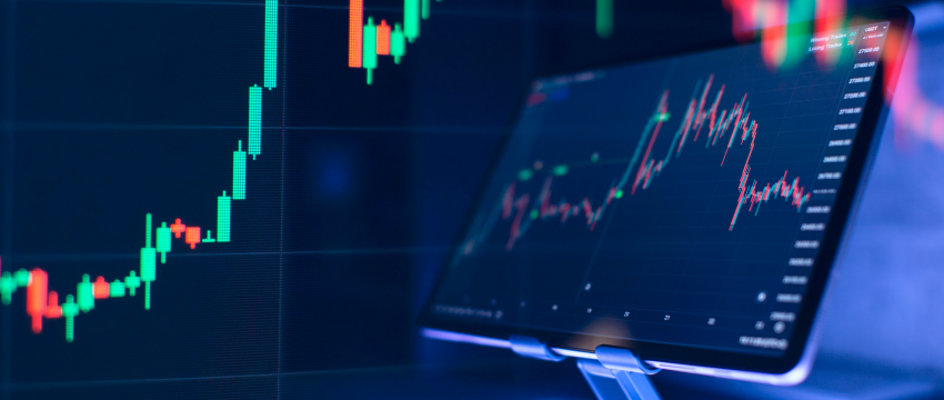 <p>Imagen educativa sobre trading de acciones, que destaca cinco errores principales de MT4 e indicadores financieros importantes para los usuarios.</p>